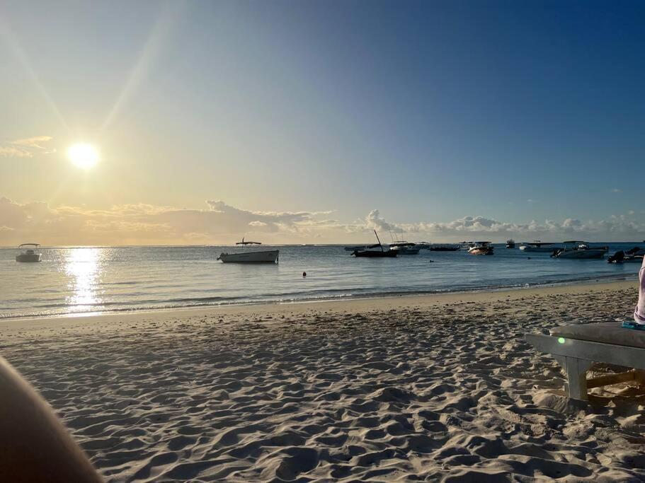 Beachfront Le Cerisier Trou Aux Biches, Mon Choisy Apartamento Mont-Choisy Exterior foto