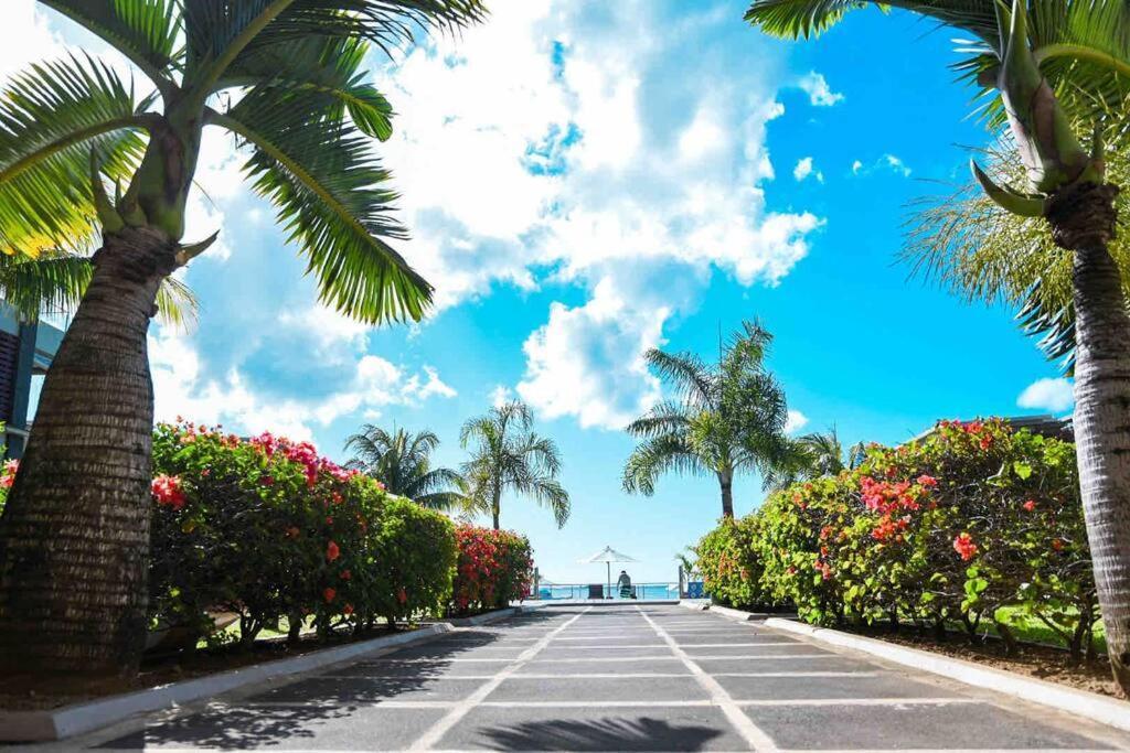 Beachfront Le Cerisier Trou Aux Biches, Mon Choisy Apartamento Mont-Choisy Exterior foto